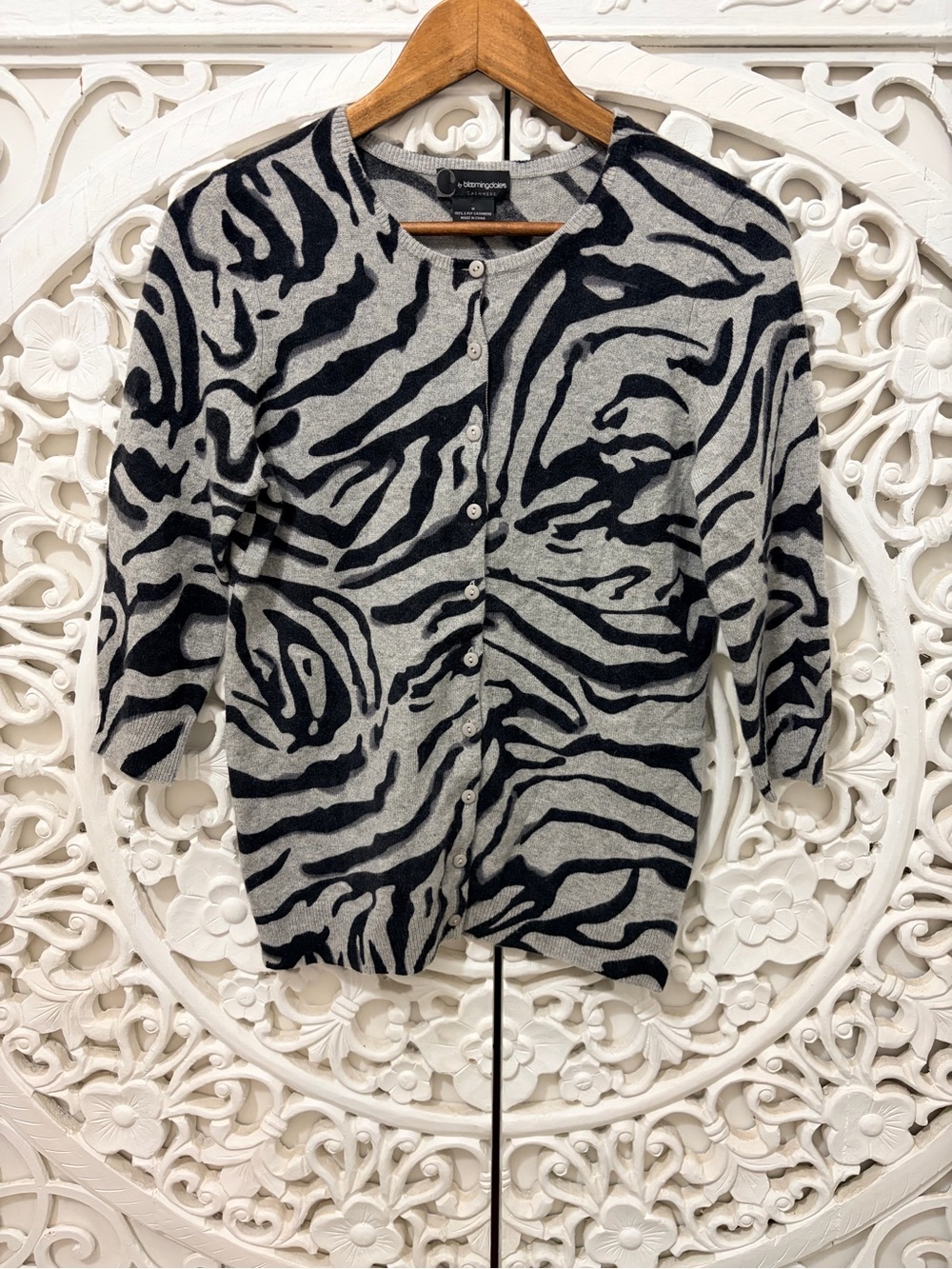 C by Bloomingdale’s 100% Cashmere Zebra Print Cardigan Grey Black M